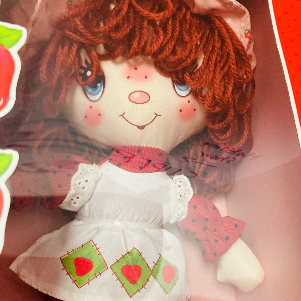 Strawberry Shortcake 14in Plush Rag Doll New The Loyal Subjects Scented - Picture 9 of 9